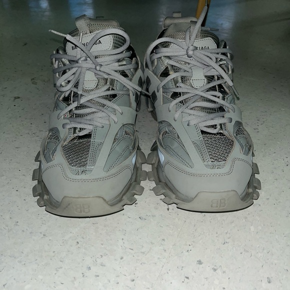 no box a little scuffed up good steal tho - Picture 2 of 4